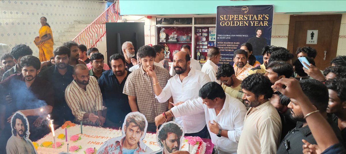 VamshikOffl's tweet photo. All About Super Star Mahesh Babu Golden Era Celebrations at KINGDOM Viswanath 70mm!! 🔥🔥😎

@urstrulyMahesh @Athadu4K @KukatpallyMBFC @MBofficialTeam @SSMBSpace 

#Athadu4k #SSMB29  #HBDSuperstarMahesh https://t.co/2L3FzRBH2i