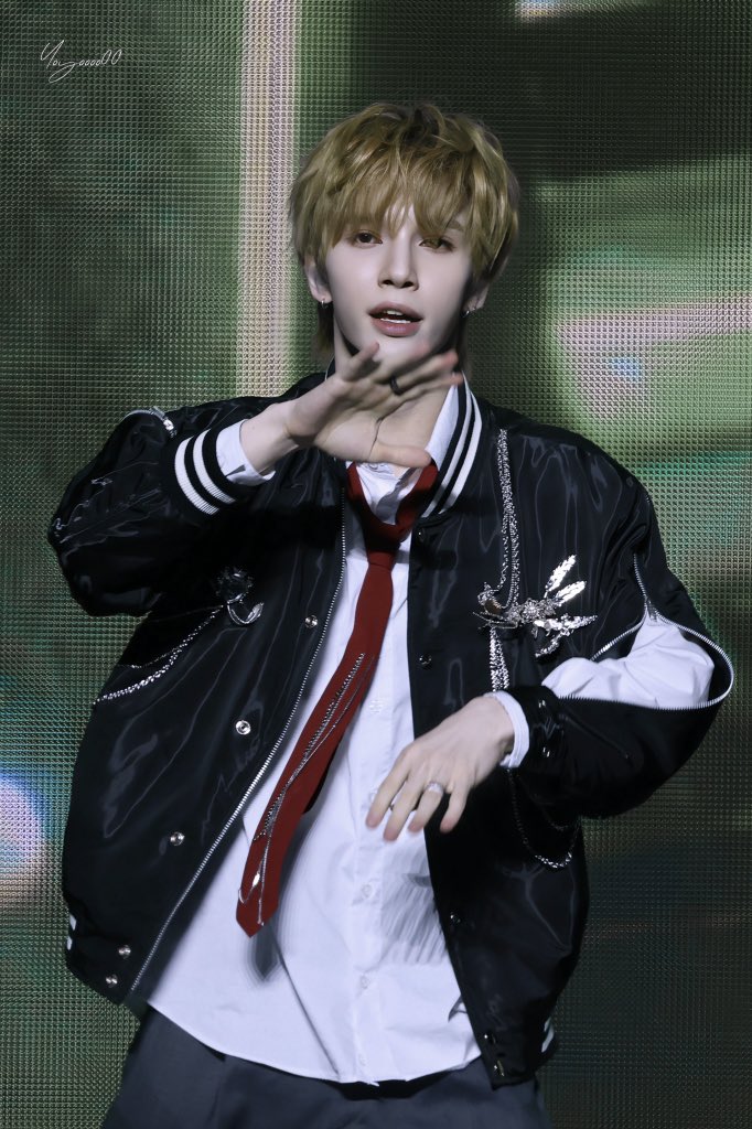 0Heyoo0's tweet photo. 니엘야 생일 축하해여🥰

#DANIEL
#HappyDanielDay_
#이다니엘_생일축하합니다 https://t.co/55E55uPo3A