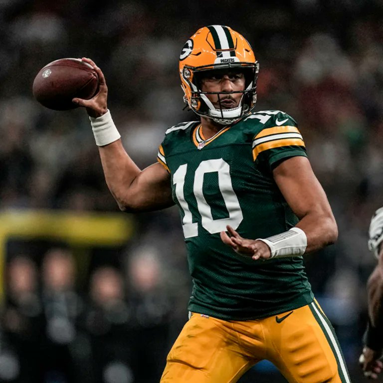 Jordan Love is very talented but where he ranks among his contemporaries is a talking point among many. Some say he is as good as anyone while others say he is closer to average. See how I think of Love as a QB below. 
#NFL 

csportz.com/how-good-is-jo…