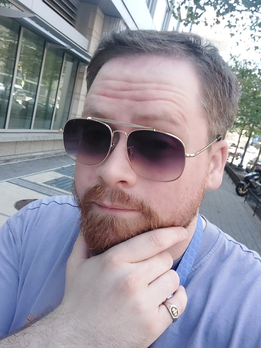 I'm making one last little wander through the con before I head to the airport. Feel free to say hey!