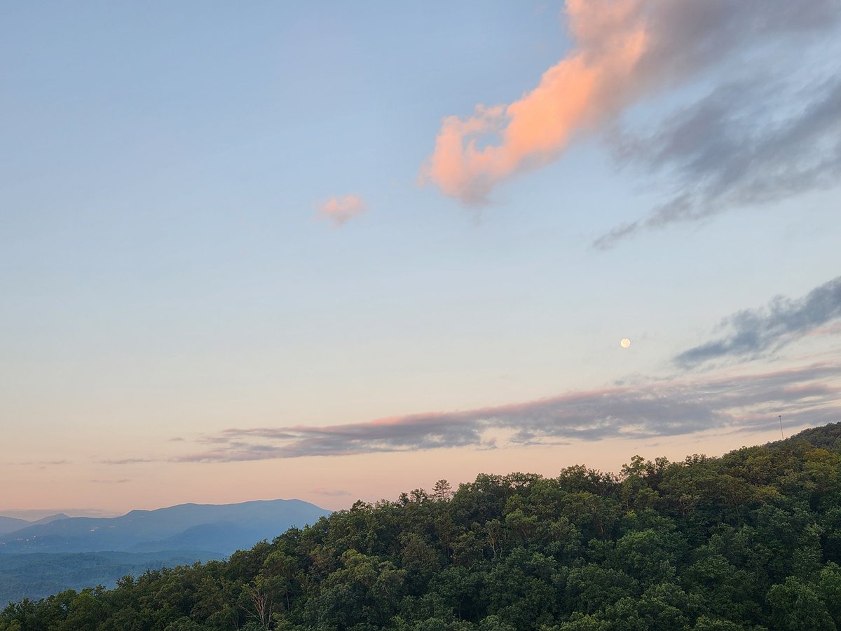 Late post from an early morning pic in Tennessee. 
The moon was getting ready to set.