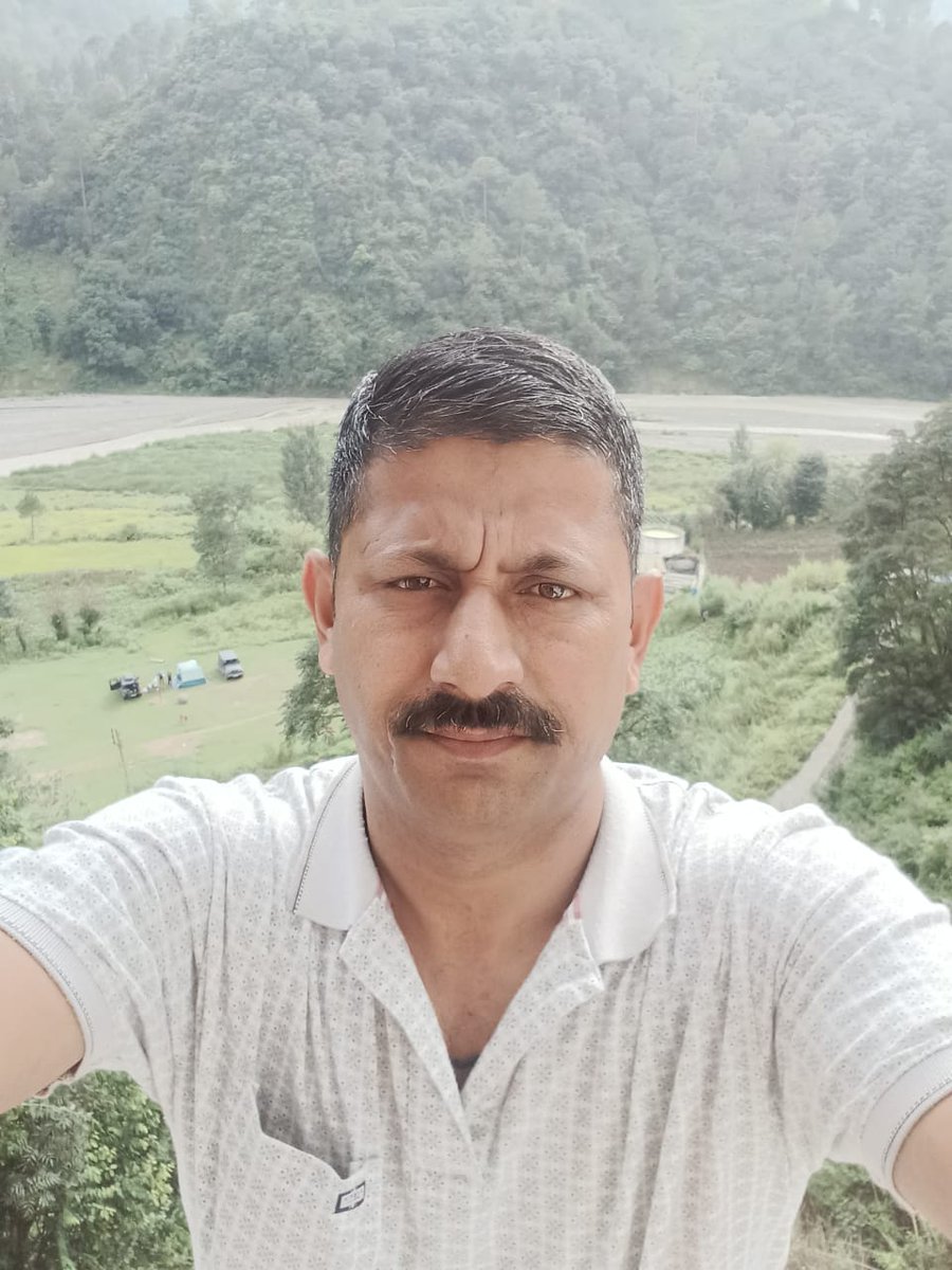 ashwan116's tweet photo. यह कलयुग है साहब "
दुसरो का दर्द देखकर 
   लोग कहते हैं कर्मों की सज़ा है 
जब खुद पर बिते तो कहते हैं 
ईश्वर की परीक्षा है https://t.co/02WrBDlWlz