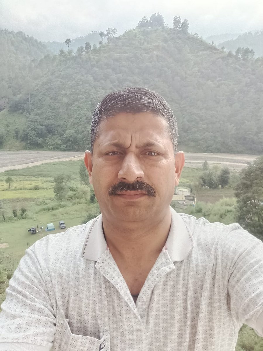 ashwan116's tweet photo. यह कलयुग है साहब "
दुसरो का दर्द देखकर 
   लोग कहते हैं कर्मों की सज़ा है 
जब खुद पर बिते तो कहते हैं 
ईश्वर की परीक्षा है https://t.co/02WrBDlWlz