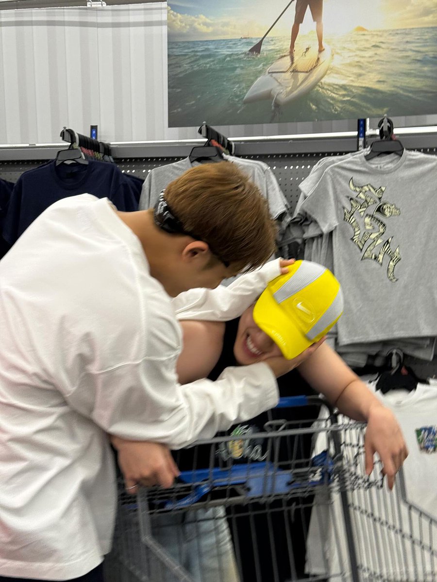 트친소 내렸습니다 
첫 트친소라 떨렸지만 다들 찾아와주셔서 감사합니다 !!
다들 잘 부탁드려요🫡🫶🏻

그냥 올리는건 어색해서 제가 좋아하는 사진과 함께..🤭