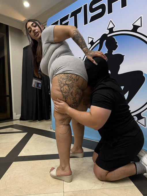 Watch BIGBOOTYGODESS•HUNTERSVILLE NORTH CAROLINA's leaked NSFW photo on TwXstars