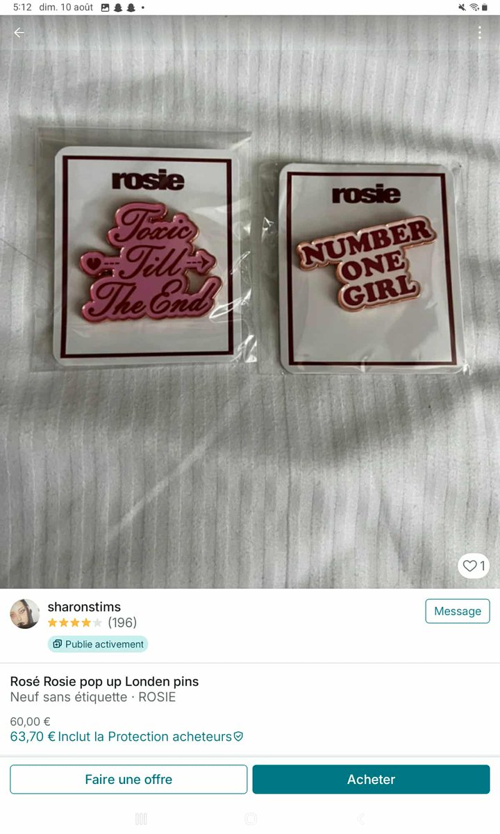 What's wrong with people...10 thousand € for a photo card?!? The worst part is the number of favorites 
Real fans queue for hours only to be told the merch is sold out so that fake fans paid to resell it for 10 times the price
#BLACKPINK_DEADLINE 
#BLACKPINK 
<a href="/FanBlackpinkfrr/">🇫🇷 BLACKPINK FRANCE • FANBASE</a>