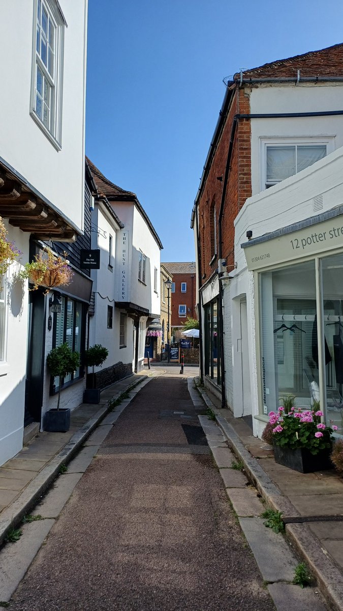 Weekend vibes 😎

Narrow streets of East Kent 

Folkestone                     Sandwich