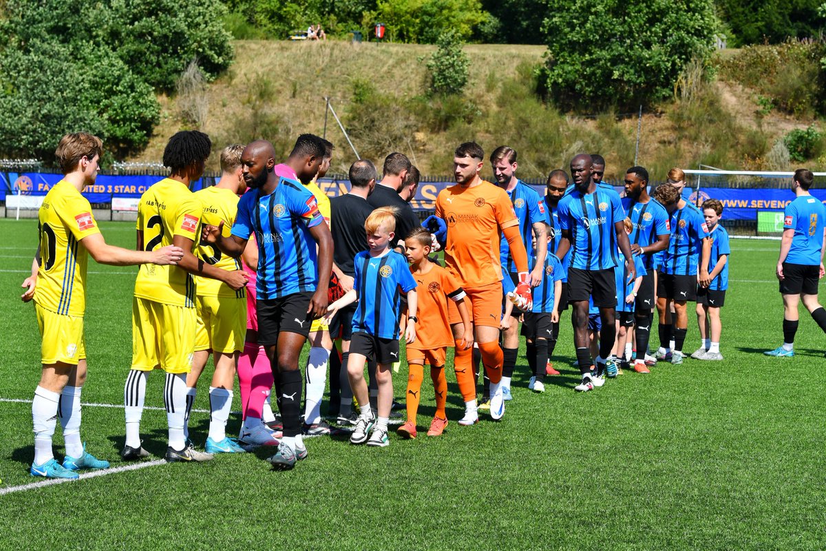 SevenoaksTownFC's tweet photo. Yesterday’s matchday mascots were from our Sevenoaks Town U8s &amp; U9s 👏

📸 Matt White

🔵⚫️ | #Sevenoaks #STFC https://t.co/yN2ZUJ5Zj2