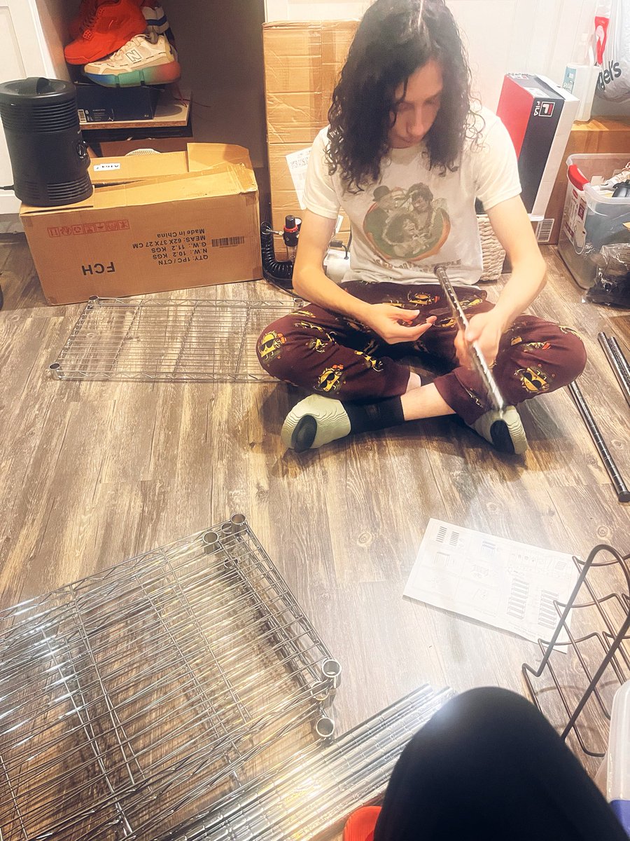 Invite someone to help, and suddenly they’re the boss… This guy! 🤦🏾‍♀️ Anyway, redesigning the studio!