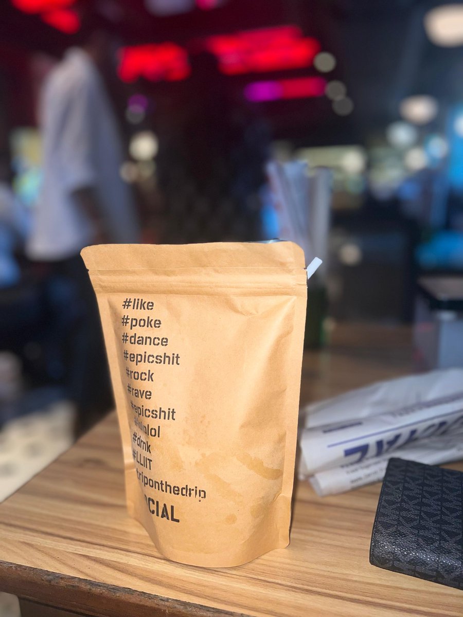 roun4kk's tweet photo. coolest drink. https://t.co/iM1v9LMo79