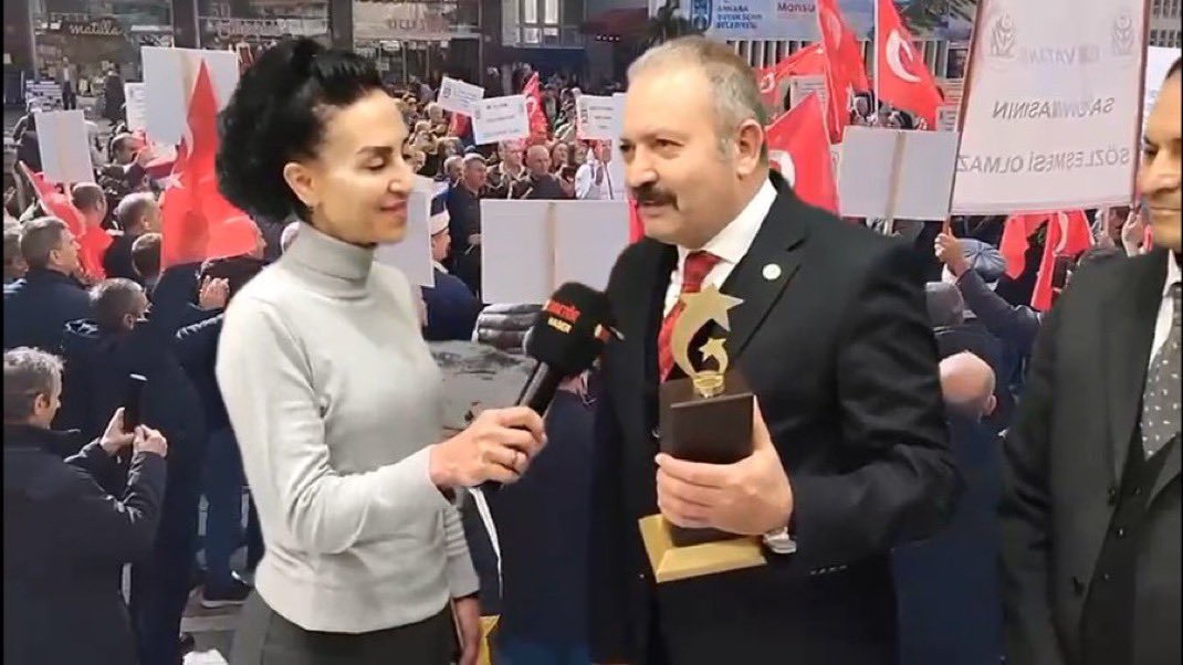 📢 Uzman Çavuşlarımız, görevde canla başla vatanı korurken; atanma belirsizliği, sicil adaletsizliği ve özel hayatta yaşanan uyum sorunlarıyla mücadele etmektedir. Görev süreleri boyunca ailelerinden uzak, sık sık yer değiştiren, tayin hakkı olmayan bu personelin sosyal hayatı
