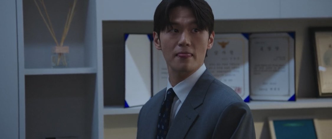 __kdramaland's tweet photo. I’ve finally lived to see the day where #LeeHakJoo plays a normal lovely character not the nasty ex or the spoiled rich kid. 

#BeyondTheBarEp2
#BeyondTheBar https://t.co/kWQsERCcfd