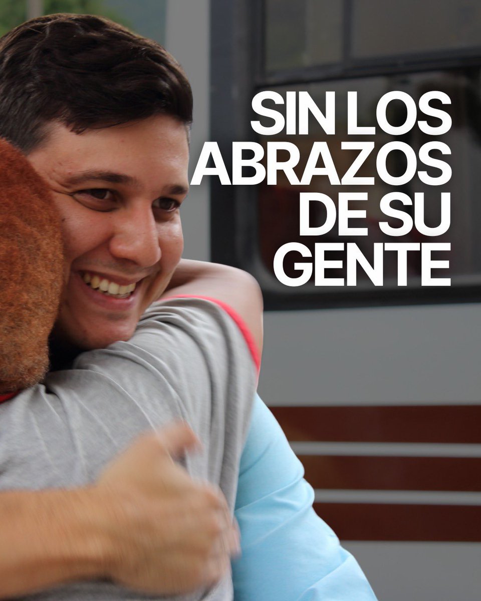 SairamRivas's tweet photo. Han pasado 8 meses desde que se lo llevaron.
8 meses de injusta detención.
8 meses aislado.
8 meses lejos de su gente.
8 meses sin servir a la ciudad que tanto ama.

Jesús no está preso por cometer algún delito… está preso por hacer lo correcto.
Por ser consecuente con sus ideas. 
Por escuchar. Por ayudar. Por soñar con una Caracas mejor.

Su ausencia duele todos los días, pero también nos recuerda por qué lo necesitamos libre.
Hasta que vuelva… aquí falta Jesús. 🕊️

#LiberenAJesúsArmas #PresosPolíticos #Venezuela #DDHH