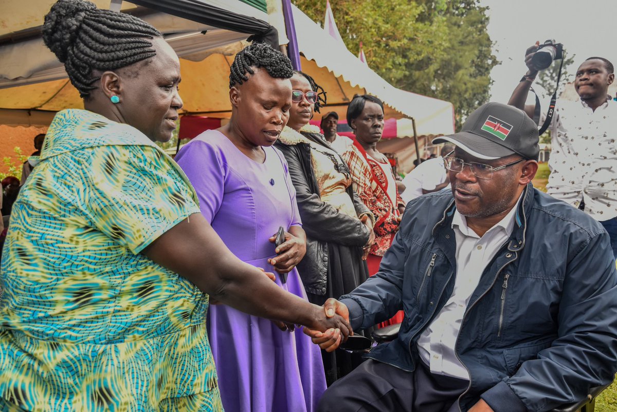 This evening, together with fellow leaders, we joined the family and friends of my late friend, Hon. James Barasa Mukhongo, who served as the MCA for Chwele-Kabuchai Ward, to offer our heartfelt condolences and stand with them during this difficult time.
May his soul rest in