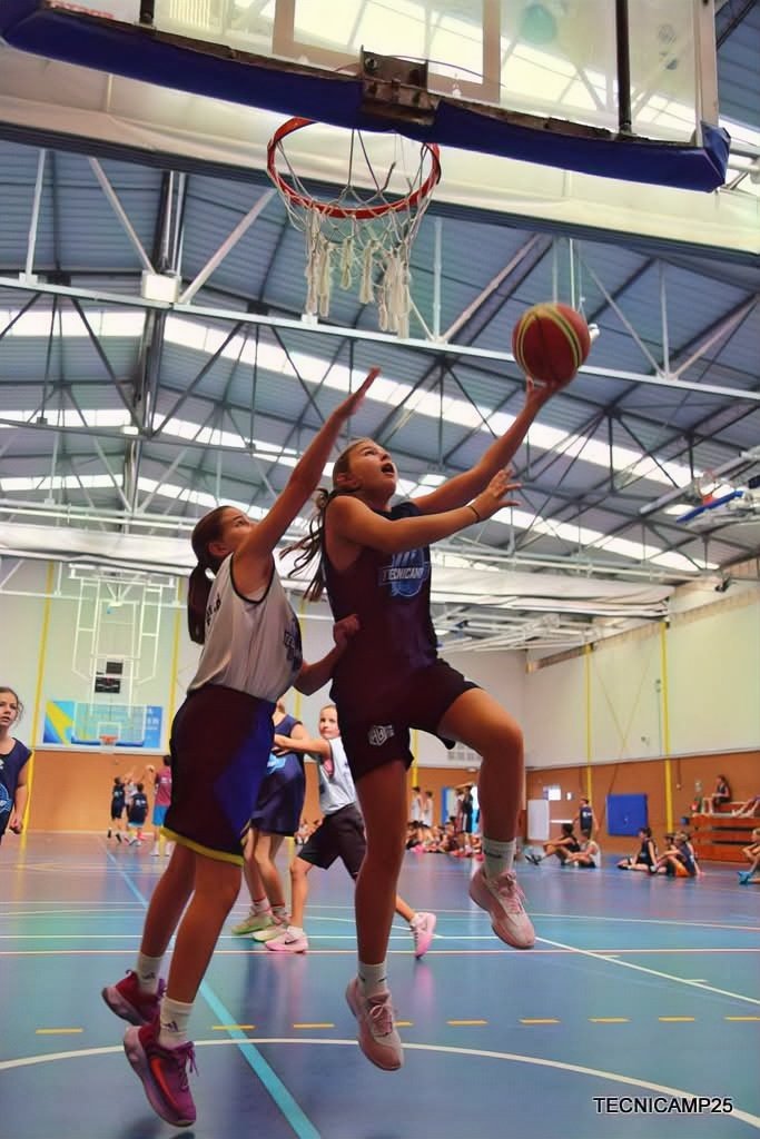 tecnicamp's tweet image. Día 10: Hemos despedido Tecnicamp25 por todo lo alto, con diversión y sobre todo ¡baloncesto! GRACIAS a todos los campistas, familias, entrenadores, colaboradores y patrocinadores por hacer posible una edición tan especial. Sin vuestro apoyo y energía, nada de esto sería igual.