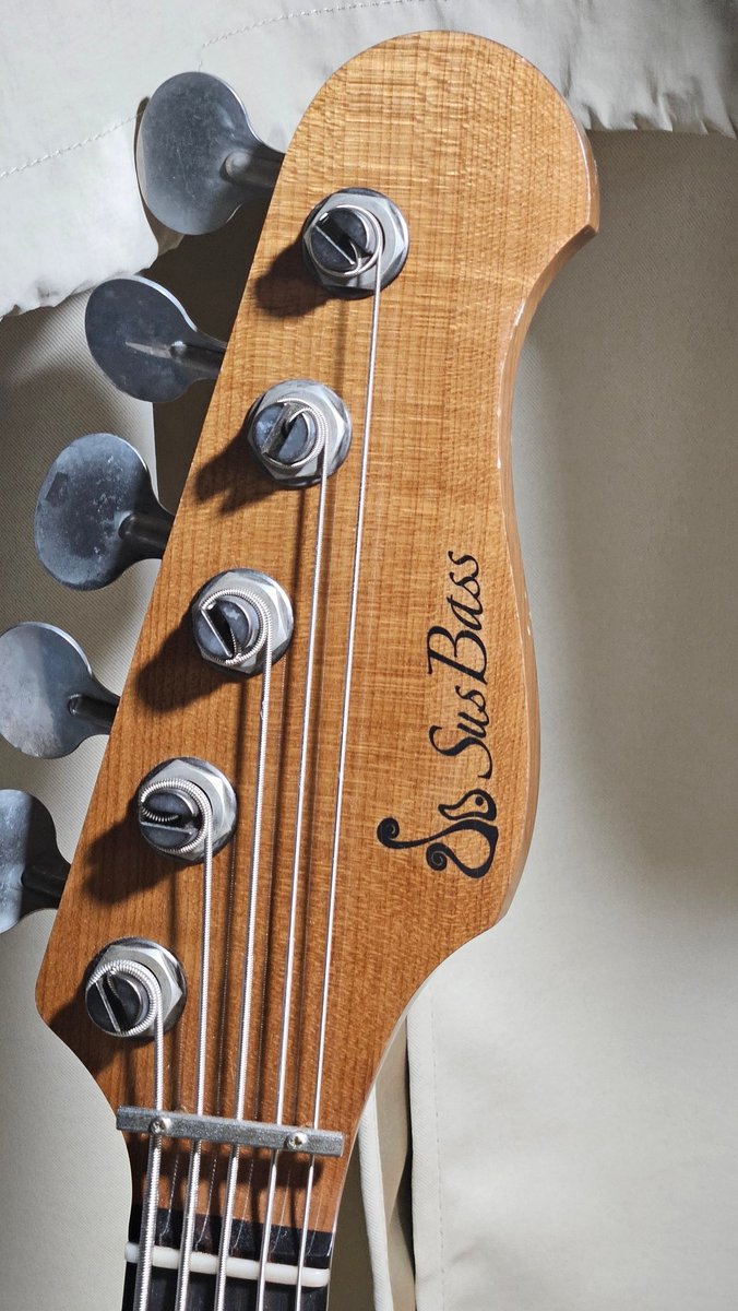 kaonizer's tweet image. MNG...
Susbass Jazz 5st