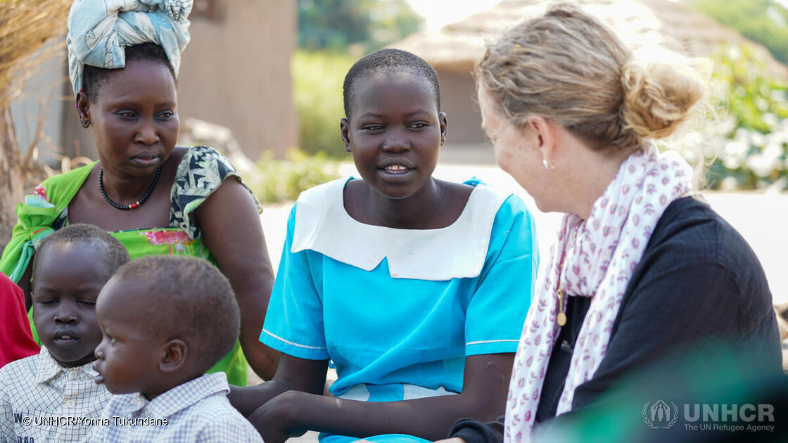 « Cette jeune fille a fui les violences au Soudan du Sud et s'occupe de ses 4 frères et sœurs après avoir perdu ses parents. Elle rêve de retourner à l'école, mais elle n'a qu'une seule chose en tête : survivre. »

<a href="/DominiqueHyde/">Dominique Isabelle Hyde</a> était en Ouganda ➡️ bit.ly/455JR3V