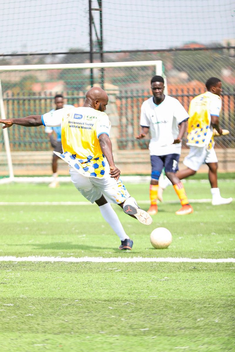 DStvUganda's tweet image. Score big this season when you download the #DStvStream App: apps.apple.com/us/app/dstv-st…, now you can watch your team wherever you are and on a device of your choice. 

#NFSLaunch #SeasonEwoome #ItsONDStv