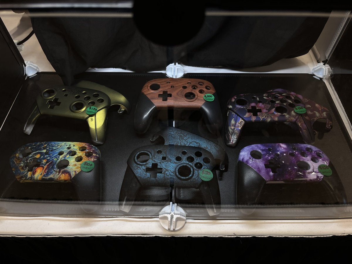 ControlInColor's tweet image. Final chance to snag one of these shells at @SuperSmashCon !