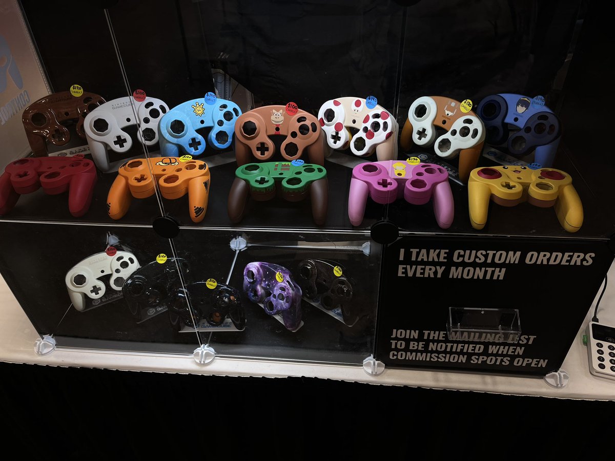 ControlInColor's tweet image. Final chance to snag one of these shells at @SuperSmashCon !