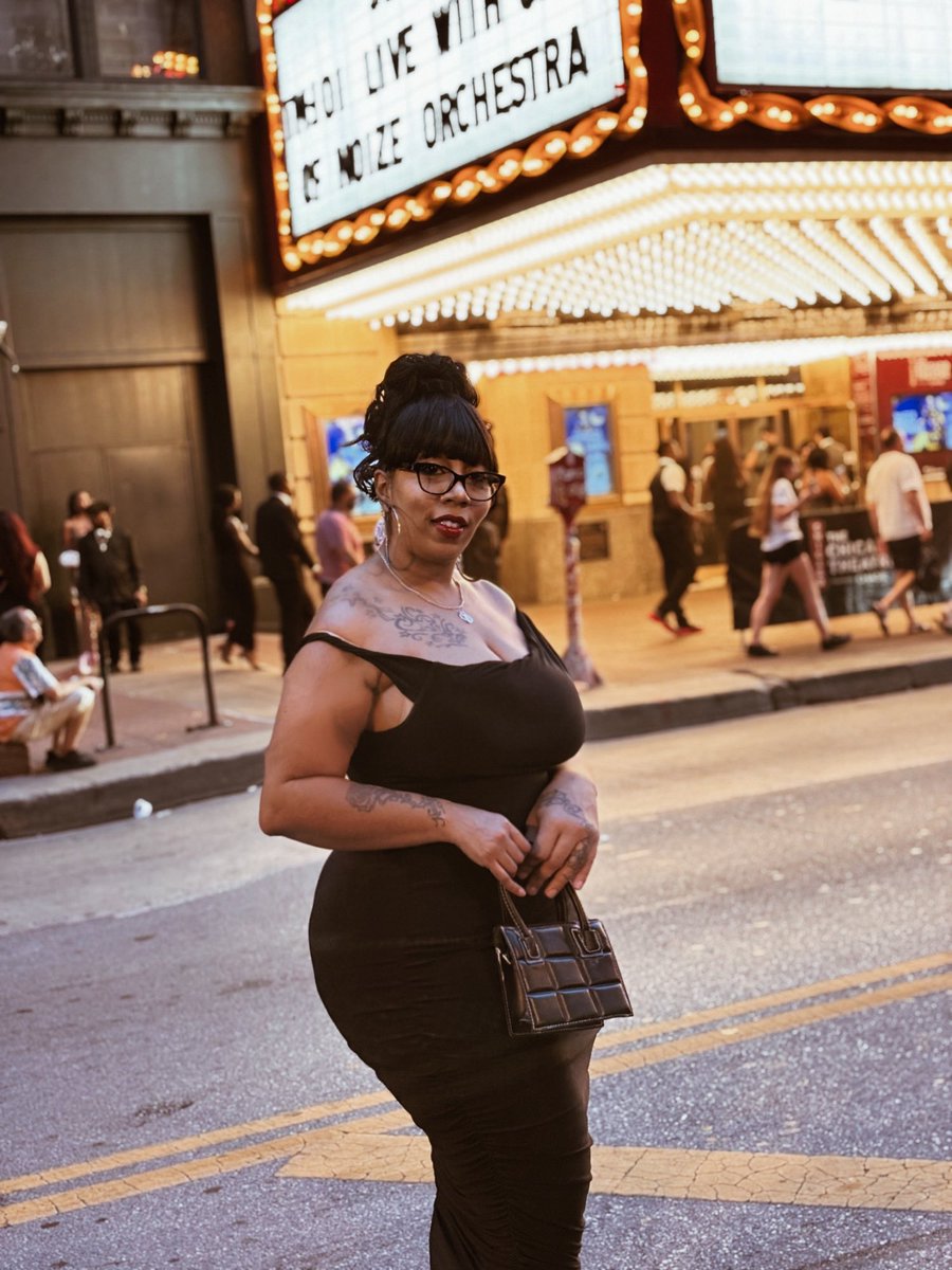 SqueekDaGem's tweet photo. Threw on a dress to go rap along to some Trap Music #TM101Live https://t.co/NZu5gmaDdA