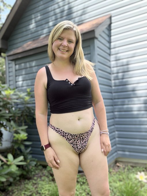 Watch tightpixienurse❤️'s leaked NSFW photo on TwXstars