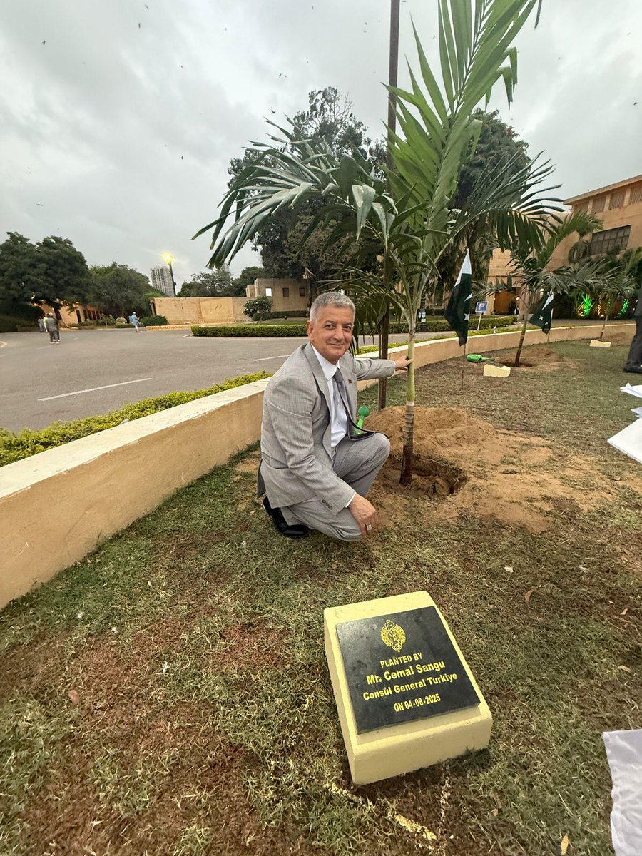 TC_KarachiBK's tweet photo. Delighted to participate in the tree planting drive organized by Hon Governor Sindh, by brother M. Kamran Khan Tessori and the civil society organization FPGR, and to plant a tree on behalf of our country.

#GreenerPakistan #ClimateChange #Environment https://t.co/Pr29tXZWJh