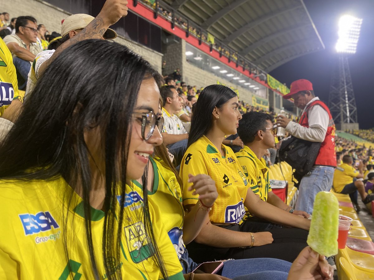 GobdeSantander's tweet photo. 💚💛 ¡El Consejo Departamental de Juventudes celebró a todo pulmón el triunfo del Leopardo! 🏆⚽

Porque la pasión del fútbol nos une, fortalece nuestros valores y aviva el orgullo de ser santandereanos. 🔥🙌

#OrgulloSantandereano #JuventudSantander #Leopardo #CDJSantander https://t.co/r8y6R6fxcV