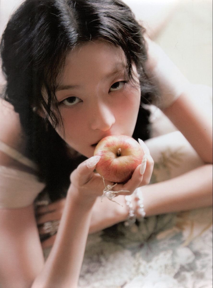 210diary's tweet photo. 🍎🍏???!!!! #joygi https://t.co/JpLflZ5W6v