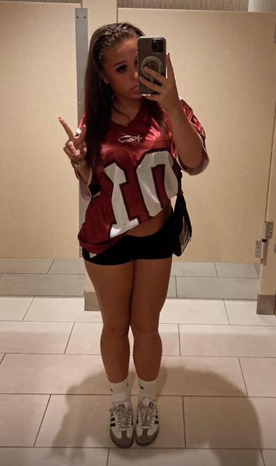 X0Jess0X's tweet photo. What's up?~

#sexy #sex #nude #nudes #nsfw #horny #slut #whore #dmme #dmsopen #chav #cumtribute #fuckme #ass #butt https://t.co/miUo03VkrE
