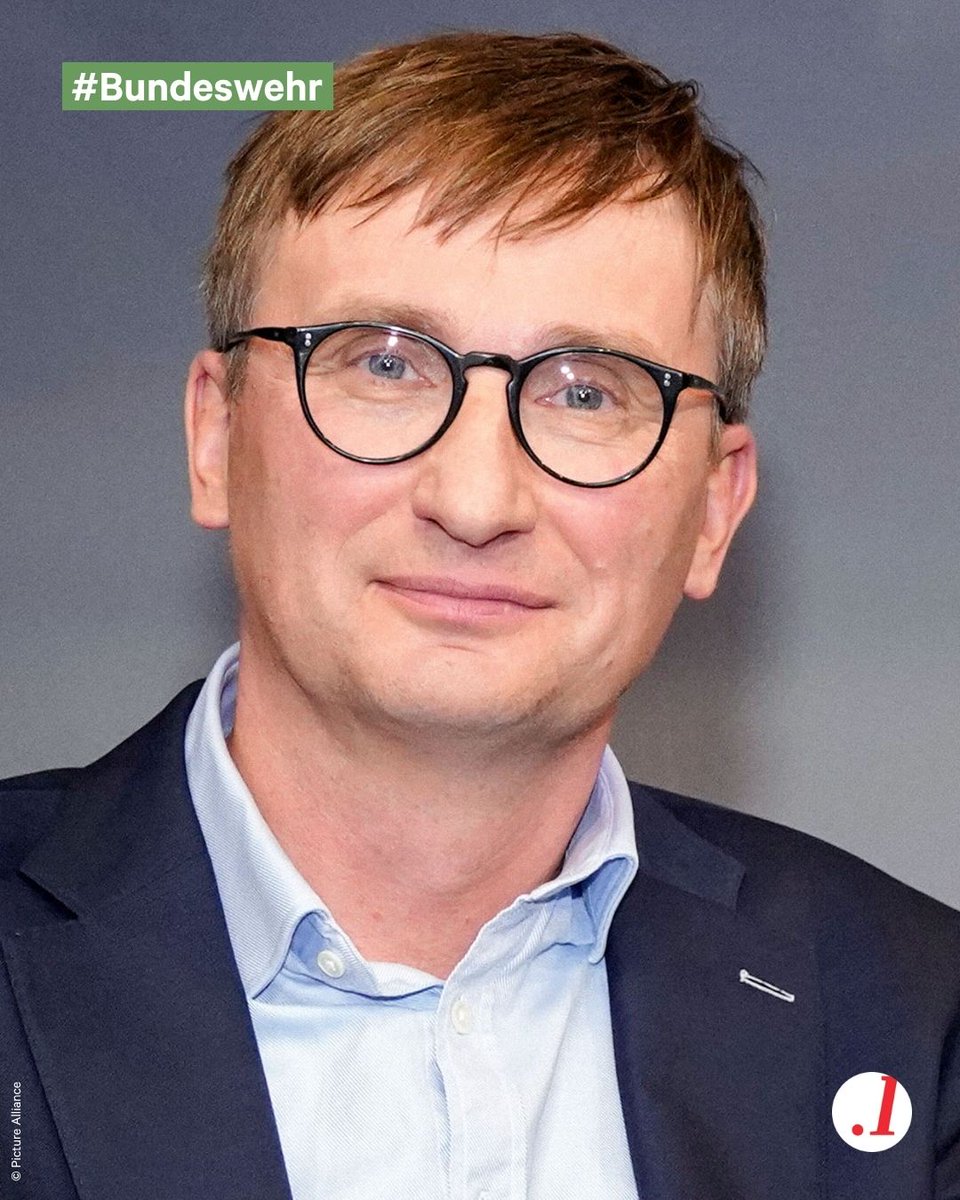 loyalmagazin's tweet photo. ❗ Die Bundeswehr braucht "den archaischen Soldatentyp" sagt der #Militärhistoriker Sönke #Neitzel im loyal-Interview. #Tapferkeit erwartet er auch von Politikern bei ihren Entscheidungen. Was er noch kritisiert, lest Ihr hier:
👇 
https://t.co/Y9MfsCvfm9

>> Wir sind das Magazin von @DieReserve <<