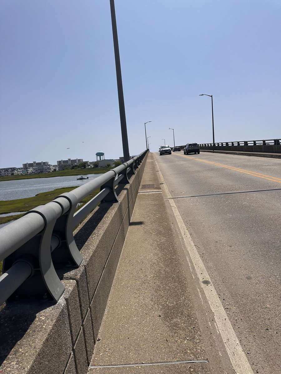 BUMBLEFISHSushi's tweet photo. This @NJTRANSIT driver on today’s RT 319 bus decided to skip the Sea Isle City stop and made me and my 14 year old daughter take our bags off in the middle of a highway and walk a mile to our stop. Cars and trucks speeding by inches from us. #Dumbdriver #Dangerous #Drunk https://t.co/EQPFZR4TGn
