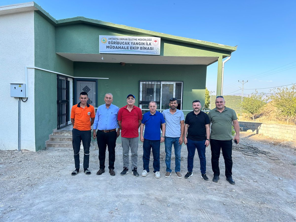 ozormaniskmaras's tweet photo. Şube Başkanımız Ali Görgel ile Yönetici ve Temsilcilerimiz Antakya Orman İşletme Müdürl��ğü Hassa Şefliğinde çalışan ateş savaşçıları üyelerimizi ziyaret ettiler. Arkadaşlarımıza kazasız çalışmalar dileriz. https://t.co/ywBuVEgnnL