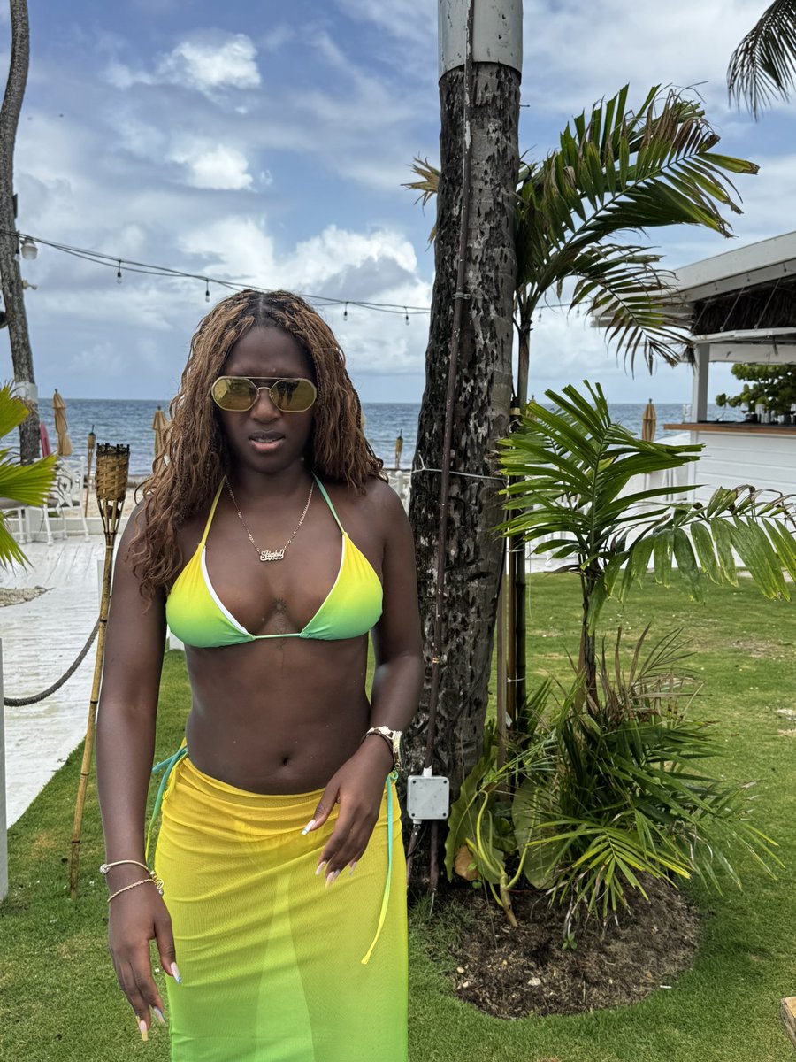 Eshaaaaa___'s tweet photo. Annual birthday media update https://t.co/O9VkFxQyp1