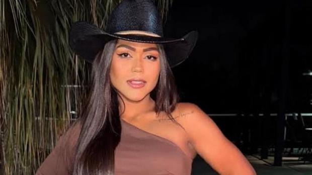 LHilarious28390's tweet photo. EXCLUSIVO 

Camila Loures VAI pra #AFazenda17! Contrato assinado, equipe montada, parcerias fechadas e preparativos nas redes já em andamento.Jornalistas  até da própria emissora e do círculo dela  negam, mas é tudo cortina de fumaça.Mesma fonte cravou  e Raquel Brito no elenco https://t.co/GfaFXFTWNv