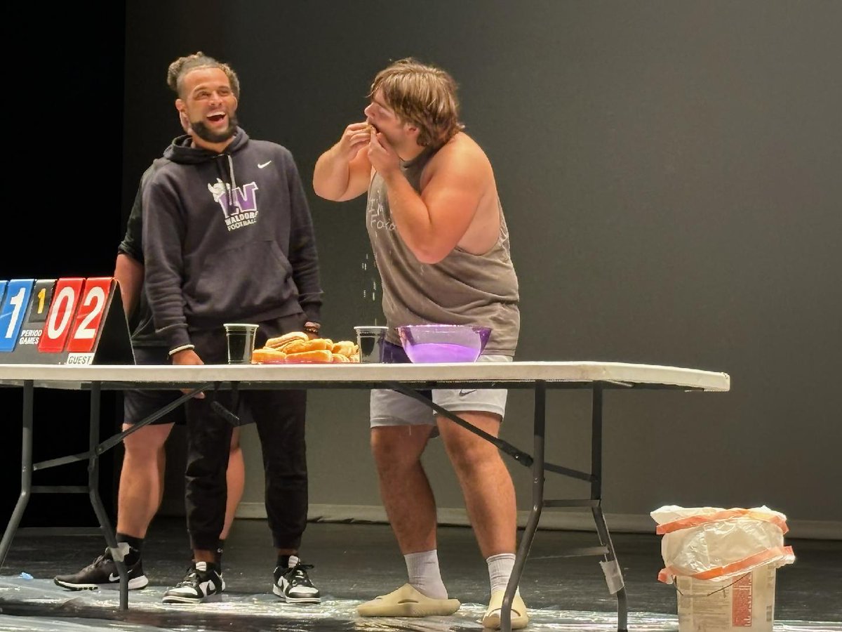 Waldorf Gridiron Club tweet media