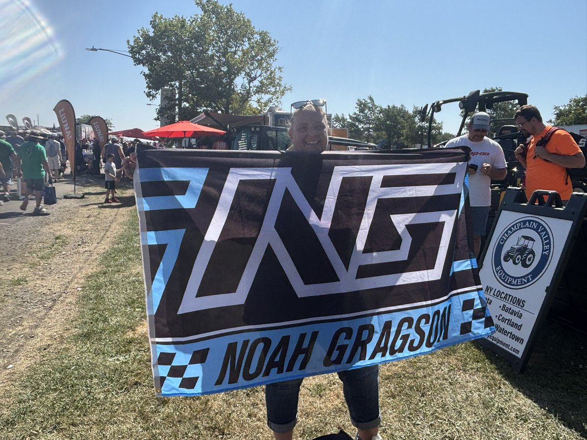 Got my flag signed! Thanks <a href="/NoahGragson/">Noah Gragson</a>!!