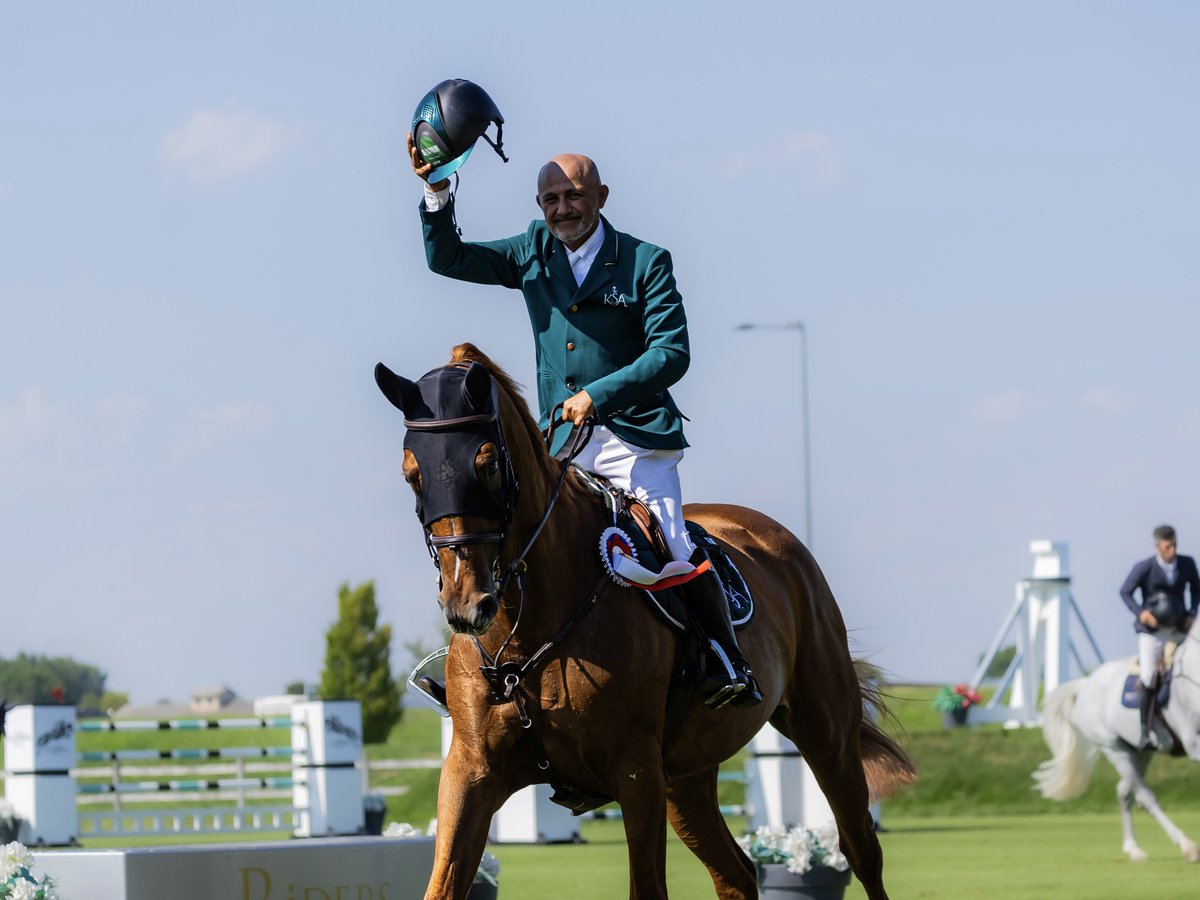 SAEFederation's tweet photo. حقق الفارس رمزي الدهامي المركز الثاني🥈 
في شوط الجائزة الكبرى CSI3*
في ختام الأسبوع الثاني من بطولة سامورين في سولفاكيا

ألف مبروك 🇸🇦 https://t.co/JAP6AzMxrZ