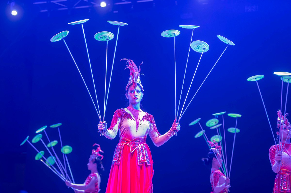 🤸‍♂️El Gran Circo Acrobático de China ha mostrado en el Bulevar Demetrio Herrero equilibrios y acrobacias en un espectáculo lleno de magia y color 
#GranCircoAcrobáticodeChina #CircoChino #FiestasVirgenGrande 
#LaPatrona #Torrelavega #Torrelaveganízate #BulevarDemetrioHerrero