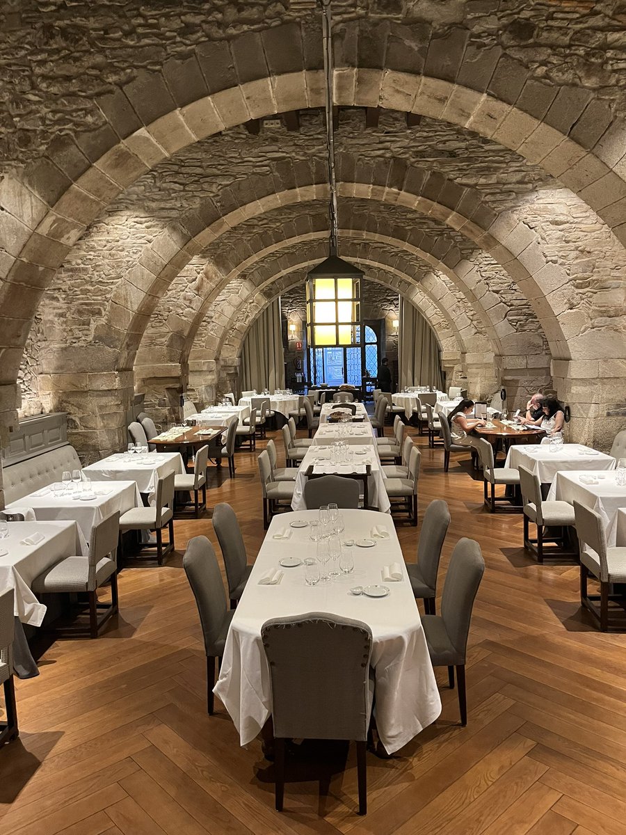 EsSolSan's tweet photo. Parador de Santiago de Compostela 💚💚💚 https://t.co/NFspUCDUrm