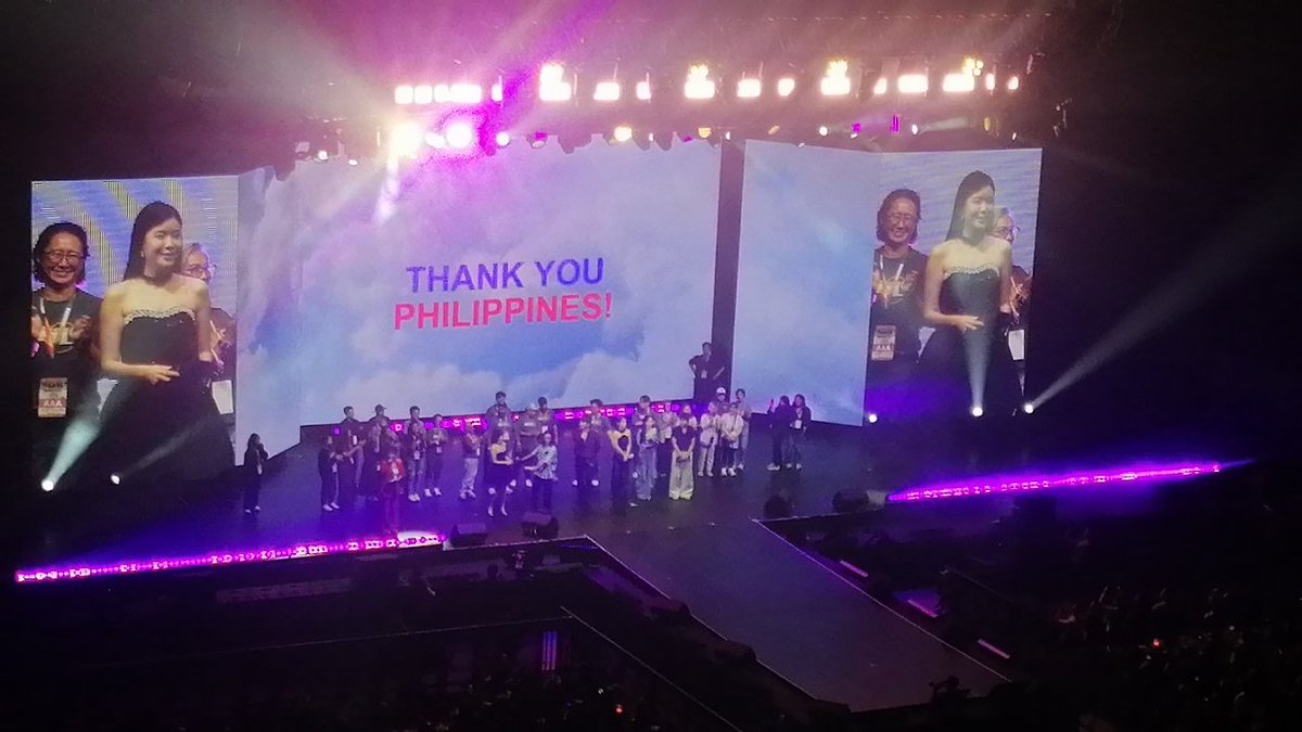 ronjean17's tweet photo. Madami sana akong video kaso rinig na rinig yung pag sing along ko jusqlrd 😭😂😂😂 ang gagaling nyooooo!!!!! 
#KOSTCONManila #firtsconcert 🥹 https://t.co/bRl5Db8Bov