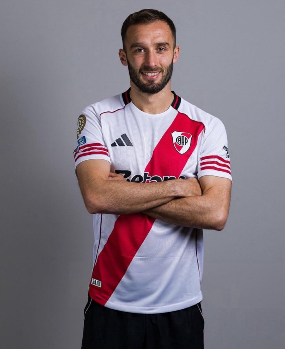 #RIVER | El único futbolista que puede ser sustituido por una lesión en el ámbito de los torneos de la Conmebol, luego de una lista ya presentada, es el arquero por otro arquero. Dicho eso, River sí puede incorporar en el plano local por la rotura de ligamento de Germán Pezzella.