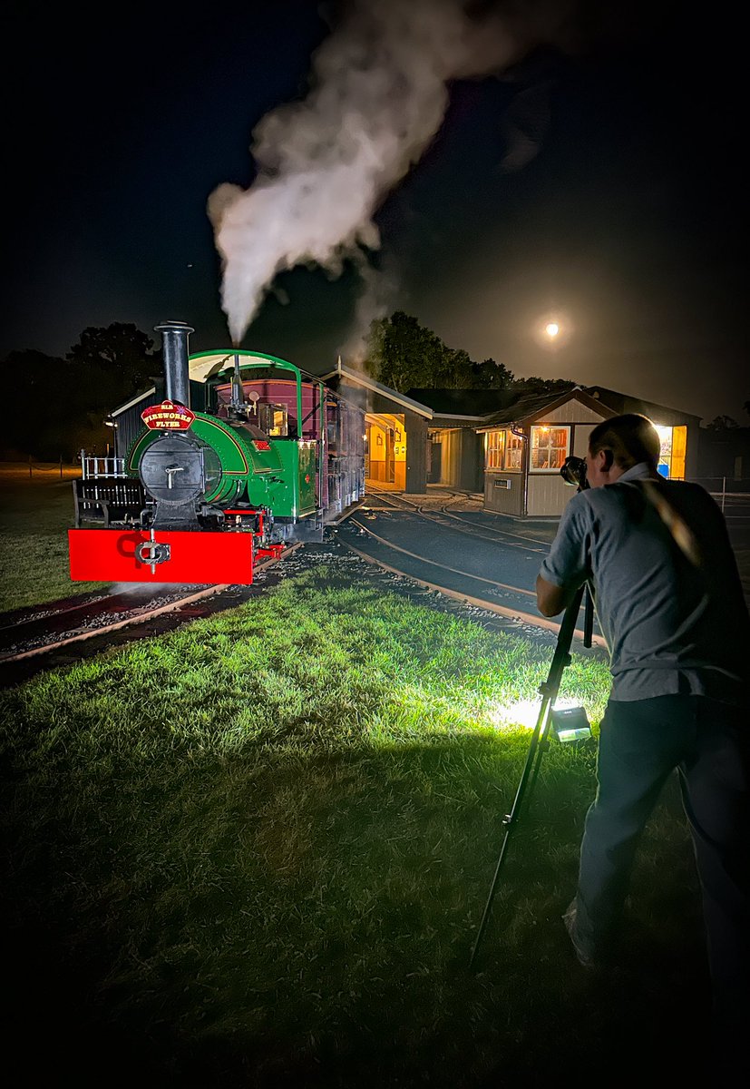 There are garden railways… then there is the garden railway of Jeremy Martin &amp; friends: the Richmond Light Railway, Kent. I went to its annual open event y’day &amp; urge *you* to visit next year too. 7 locos in steam inc ‘Pixie’; >1km circuit &amp; branch: it is smart, tidy &amp; perfect.