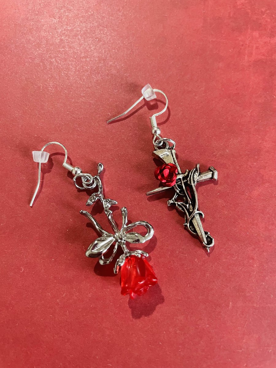 A Lovers Rose ♡ Earring Set