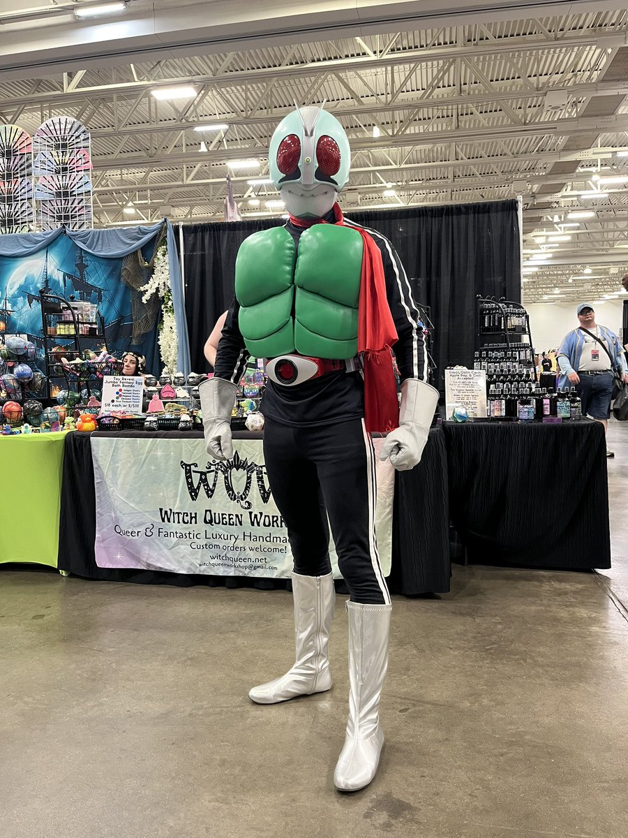 NoahBowden7's tweet photo. Your friendly neighborhood Rider Representing at #MadEx! So glad I got to debut what is basically Mark 3 of me cosplaying Ichigo! This is the cleanest I’ve looked yet! #kamenrider #仮面ライダーシリーズ #tokusatsu https://t.co/pwPmQZQQqu