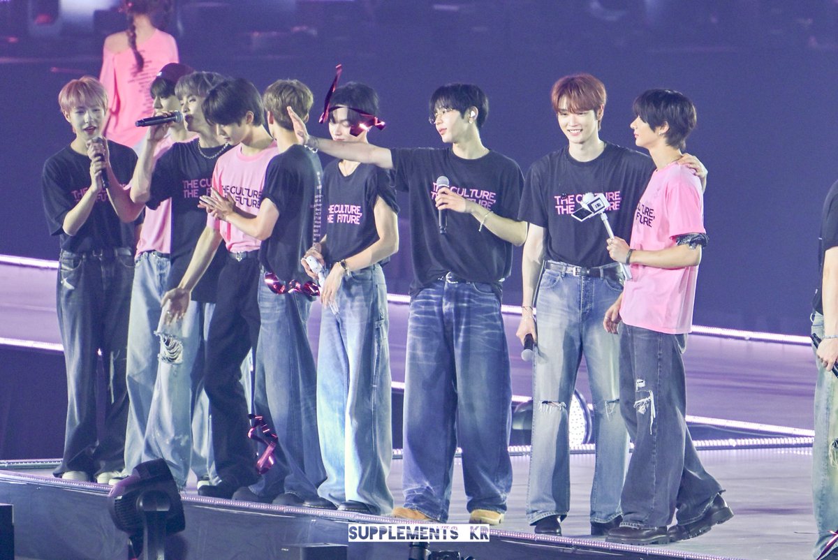 supplements_kr's tweet photo. 250810 SMTOWN LIVE 2025 @ TOKYO DAY 2

#NCT #RIIZE https://t.co/qrFFMwfNPq