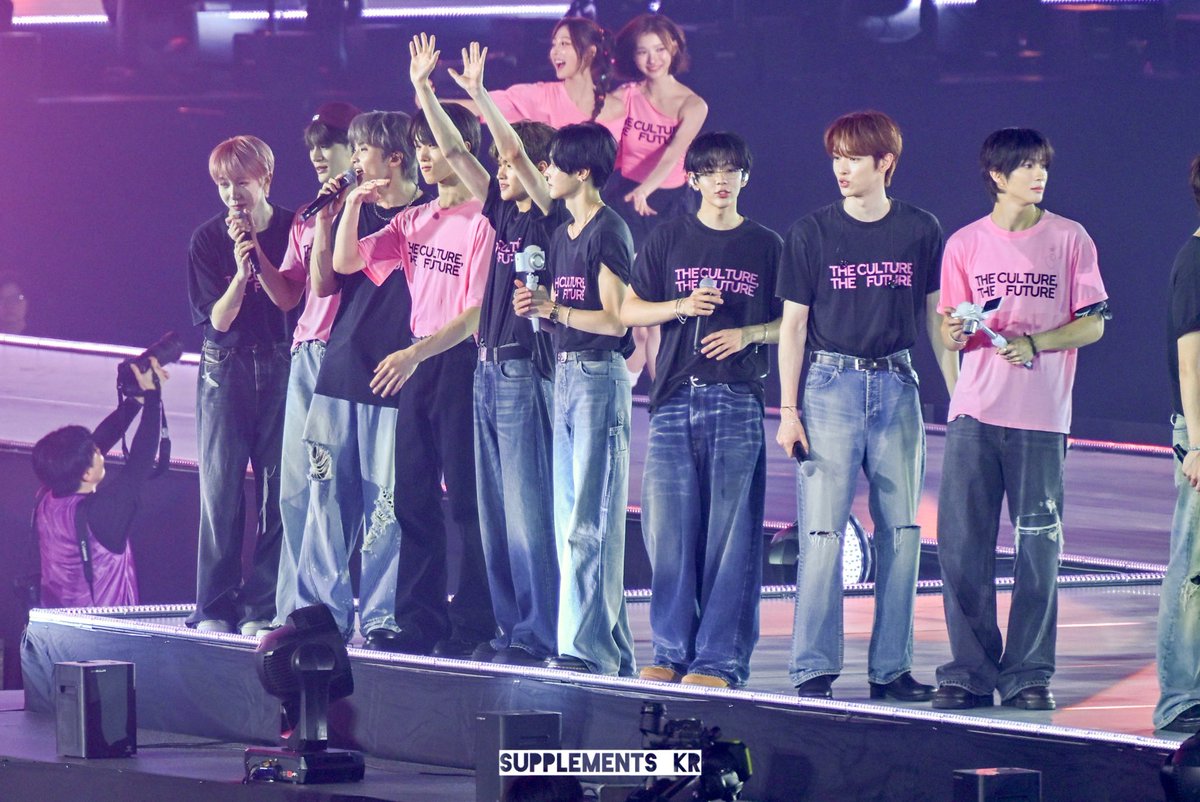 supplements_kr's tweet photo. 250810 SMTOWN LIVE 2025 @ TOKYO DAY 2

#NCT #RIIZE https://t.co/qrFFMwfNPq