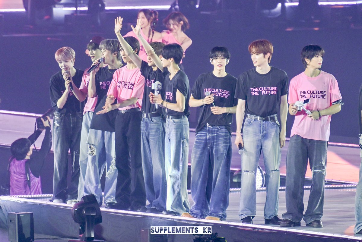 supplements_kr's tweet photo. 250810 SMTOWN LIVE 2025 @ TOKYO DAY 2

#NCT #RIIZE https://t.co/qrFFMwfNPq