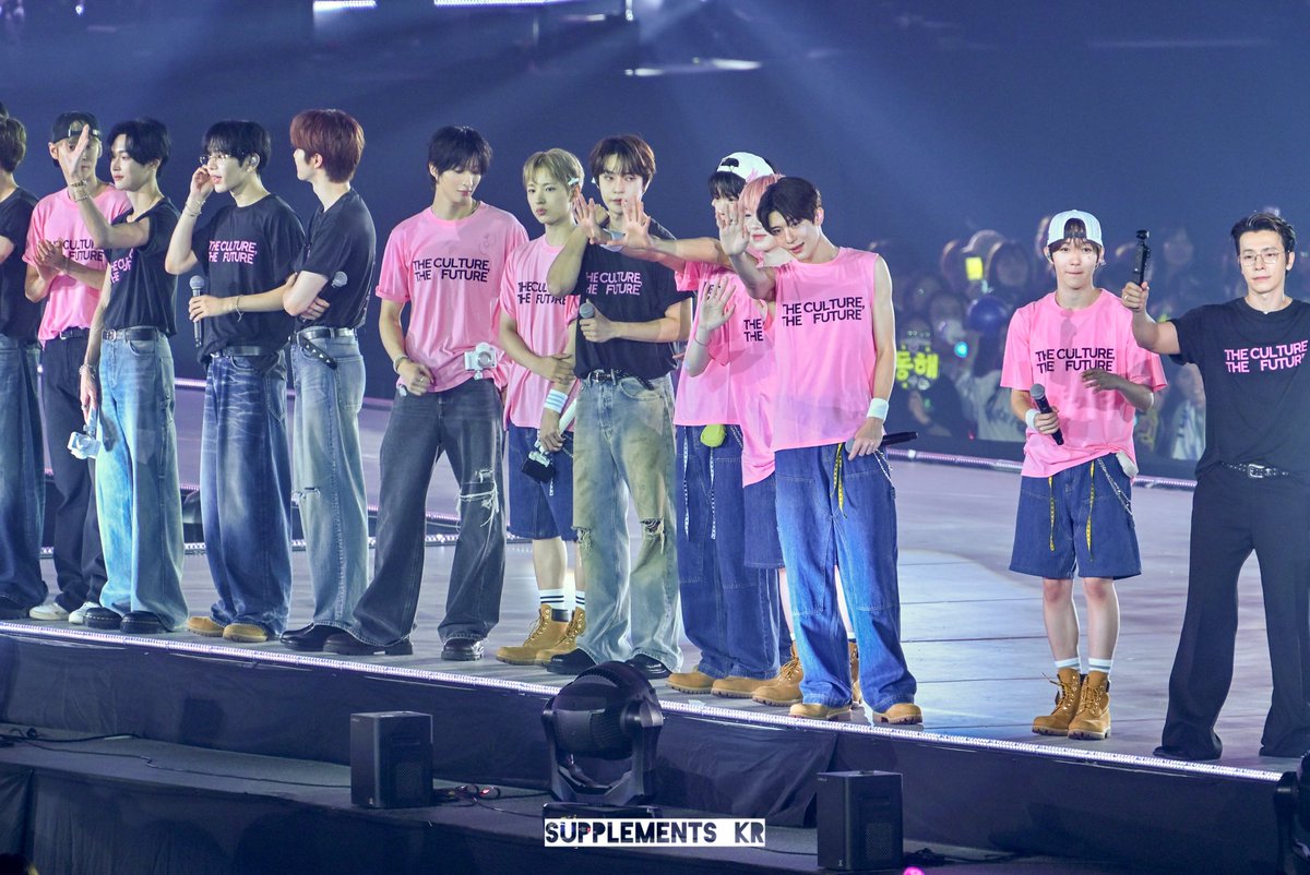 supplements_kr's tweet photo. 250810 SMTOWN LIVE 2025 @ TOKYO DAY 2

#NCT #RIIZE https://t.co/WWcFcNiZgf