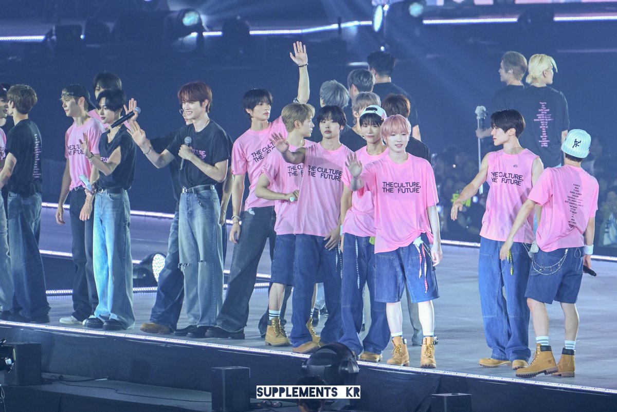 supplements_kr's tweet photo. 250810 SMTOWN LIVE 2025 @ TOKYO DAY 2

#NCT #RIIZE https://t.co/WWcFcNiZgf